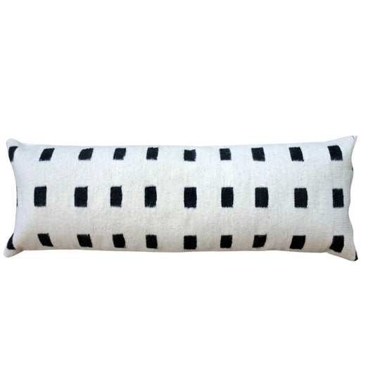 Selva Studio Punto Negro Pillow